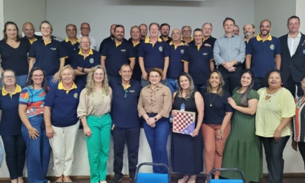 Parceria solidária: Assistência Social recebe doação de materiais esportivos e de recreação do Rotary Club Coral destinados ao SAICA