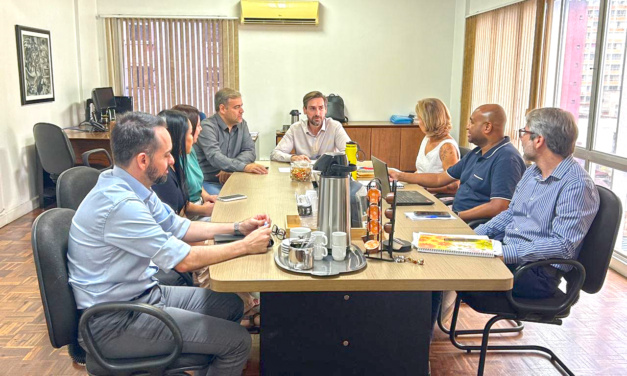 Prefeitura de Lages e Cohab-SC alinham ações para regularização documental de famílias em loteamentos do município