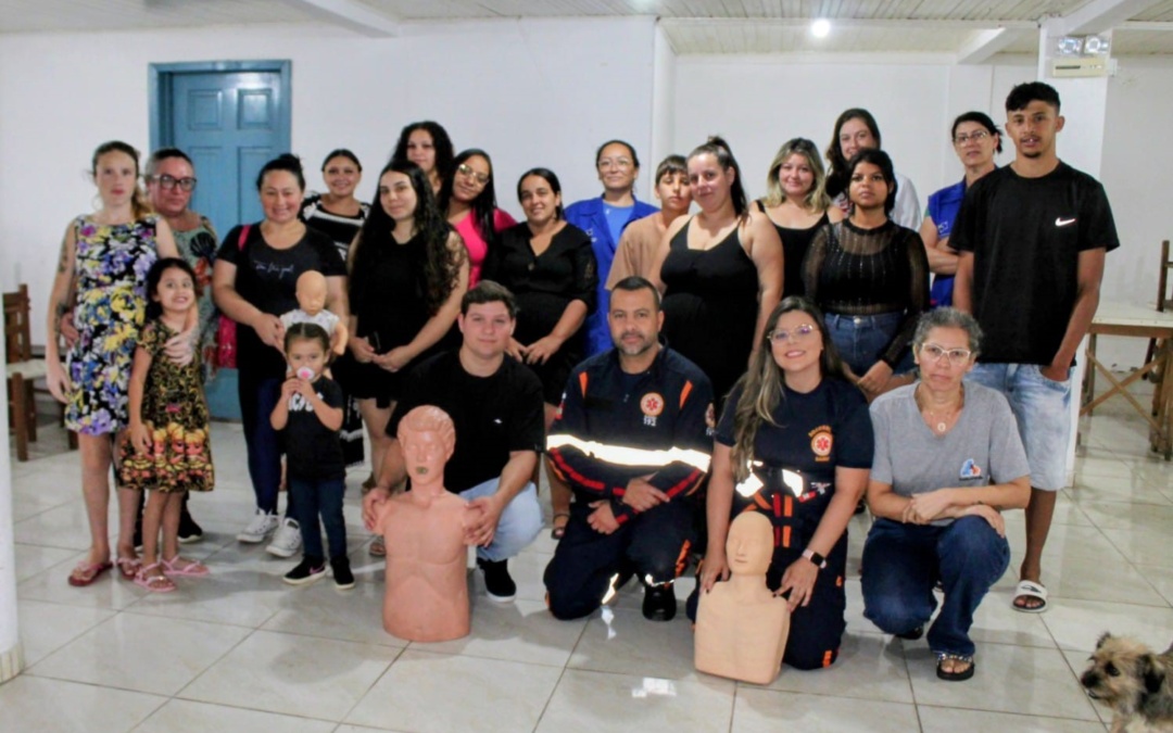 Samu orienta gestantes sobre primeiros-socorros a recém-nascidos em encontro na Unidade Básica de Saúde do bairro Habitação