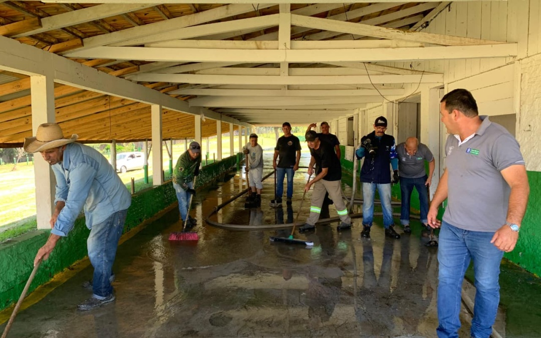 Mutirão garante recuperação do Parque Cambará, em Otacílio Costa