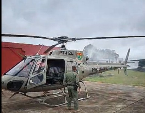 Helicóptero Águia realiza pouso de emergência em Lages após pane em voo