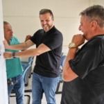 Deputado Lucas Neves entrega mobília para capelas mortuárias de Lages