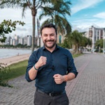 Deputado Marcius Machado propõe programa estadual para vacinação antirrábica e microchipagem de animais