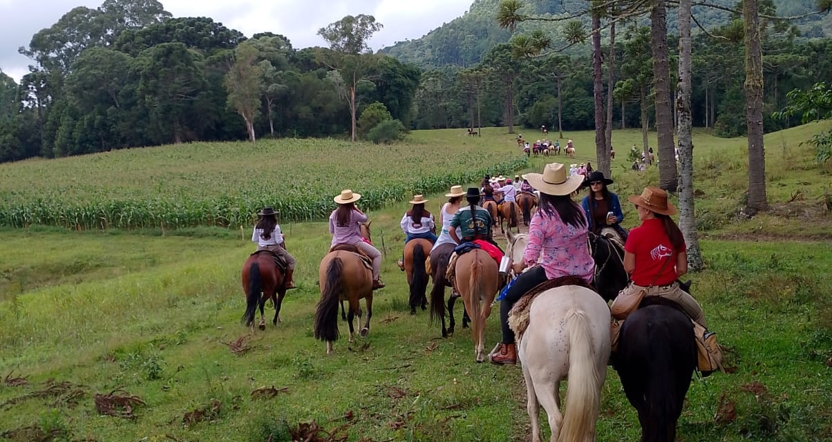 Cavalgada das Mulheres celebra o Dia Internacional da Mulher em Bocaina do Sul