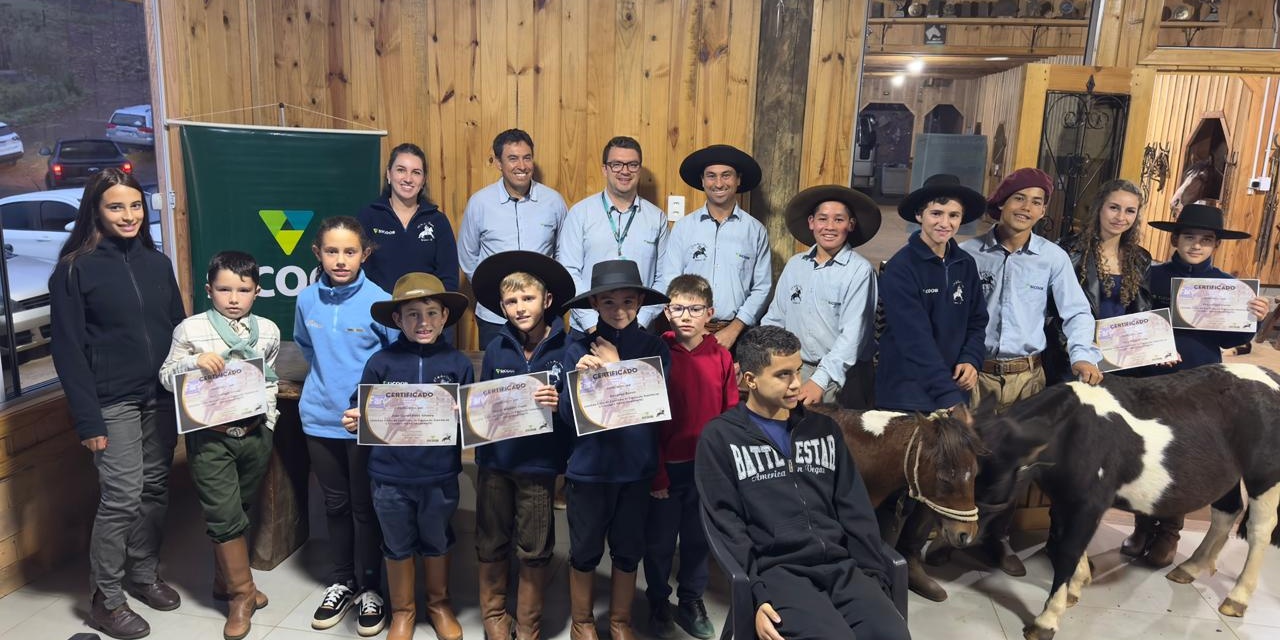 CT Gustavo Vieira realiza entrega de certificados do projeto Rédeas do Futuro