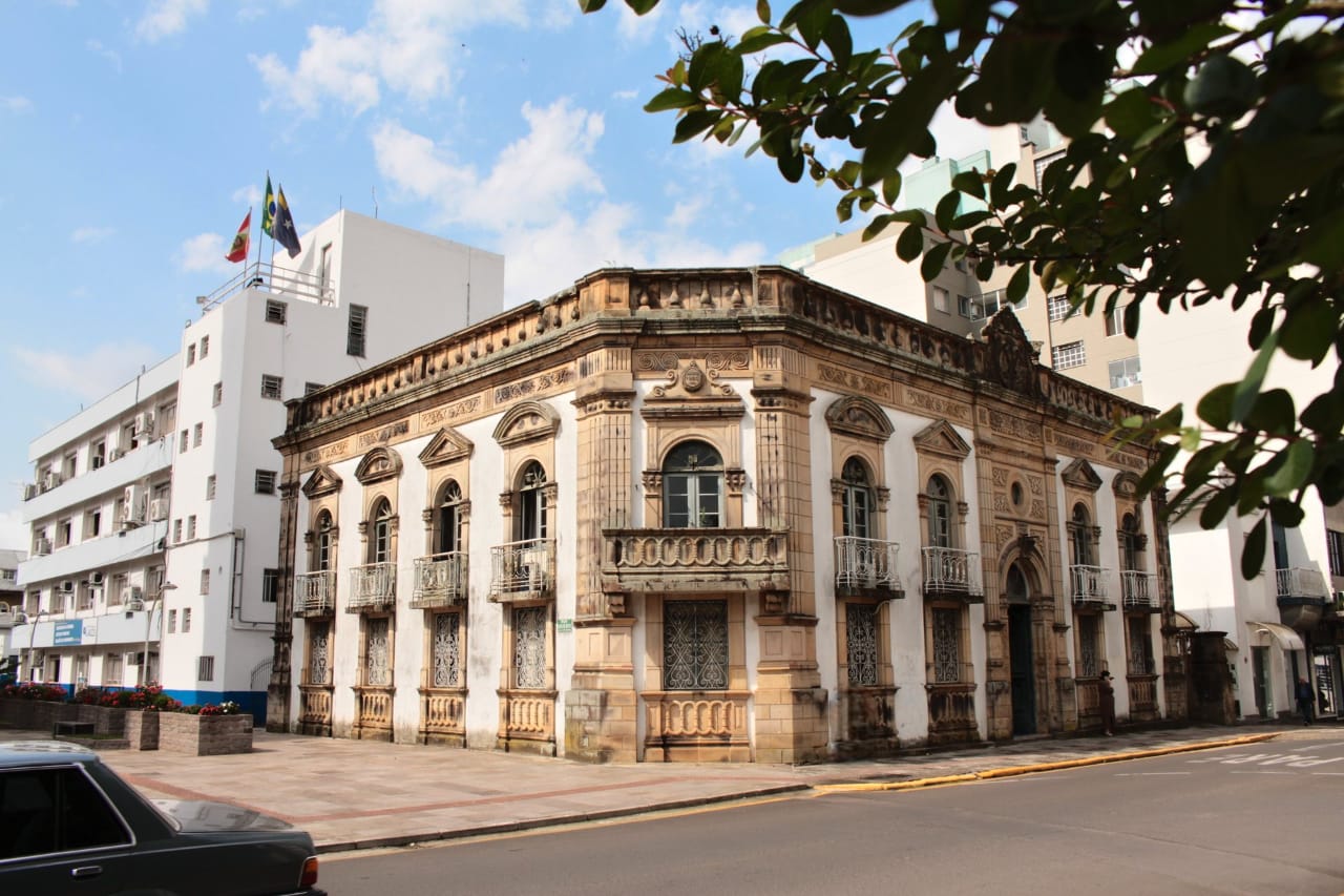 Projetos aprovados pelo Legislativo unificam compras públicas e criam Secretaria com foco em inovação na gestão municipal