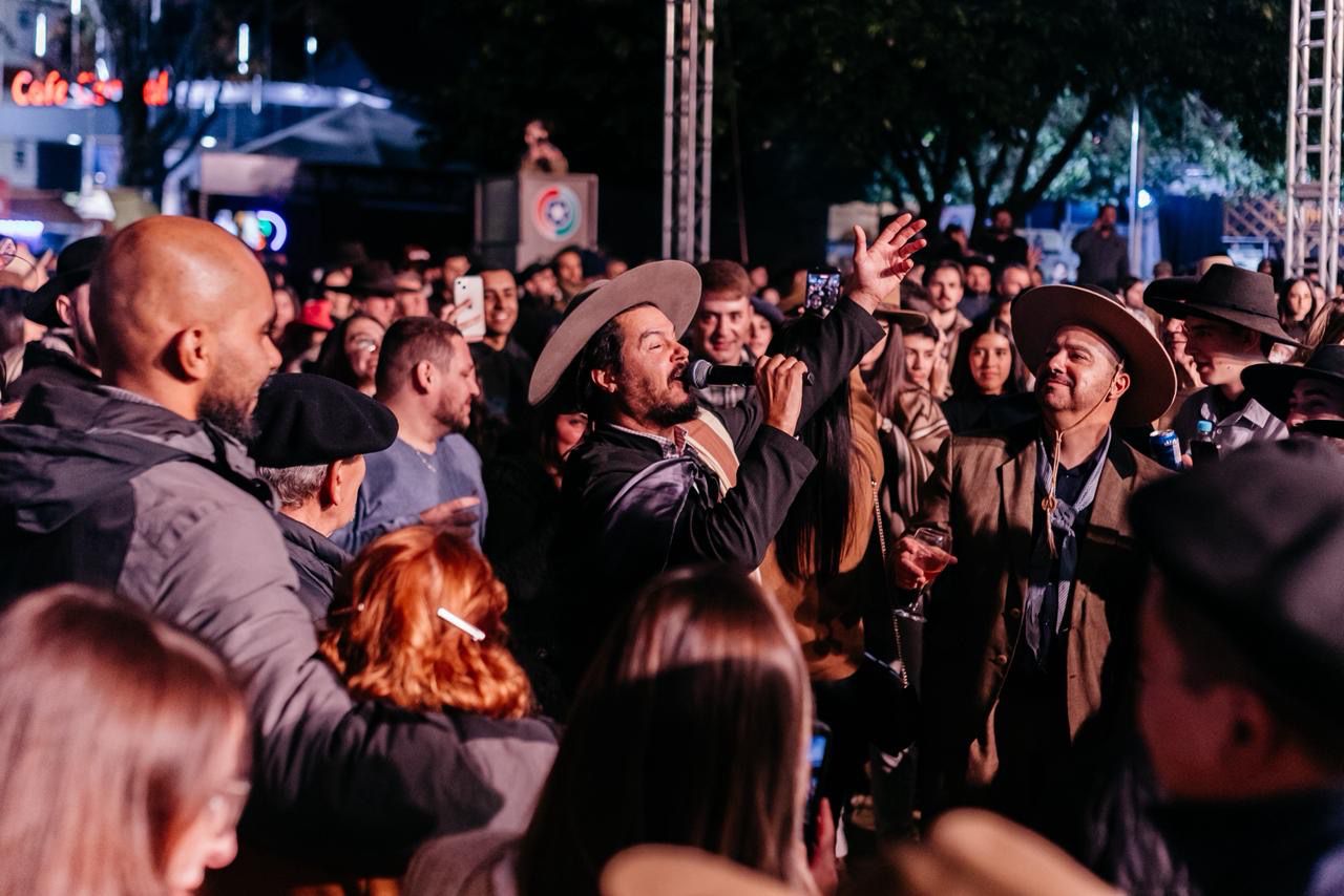 36ª Festa Nacional do Pinhão: noite de música e encontros no coração da cidade na noite desta quarta-feira