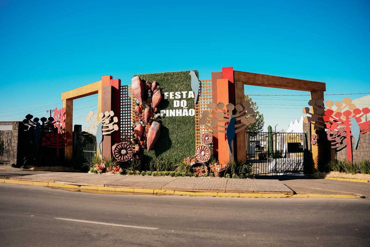 36ª Festa Nacional do Pinhão: programação no Parque de Exposições Conta Dinheiro inicia nesta sexta-feira