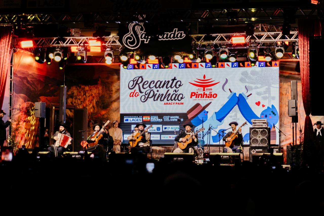 Quarteto Coração de Potro leva música e emoção ao palco da 36ª Festa Nacional do Pinhão